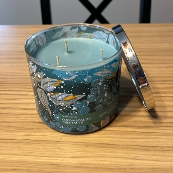 Bath & Body Works 3 Wick Candle. Cocoa Roasted Chestnuts. - Picture 2 of 3